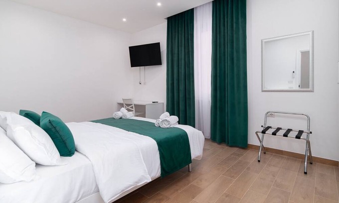 Civitavecchia House | Lovely Rooms - Room 4 by Rentbeat