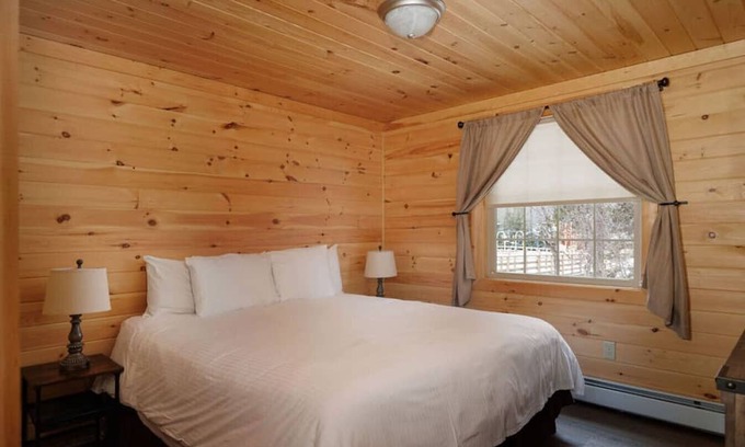 Bethlehem Cabin | 1Bedroom Log Cabin Lodge