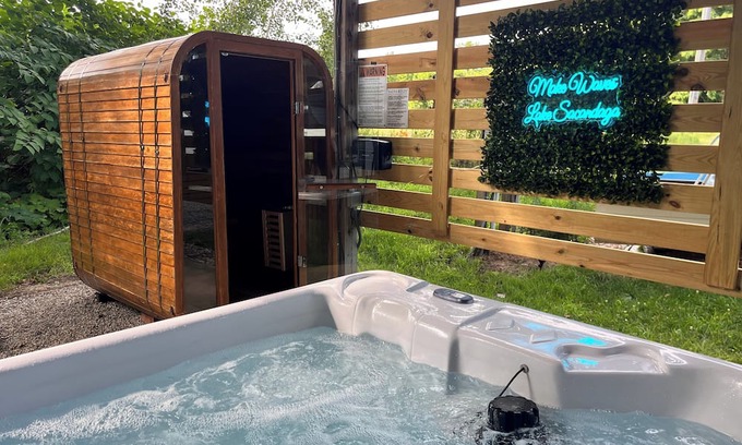 Broadalbin House | Luxury Camp- Glamping with Cedar Sauna & Salt Water Hot Tub Near Lake Sacandaga