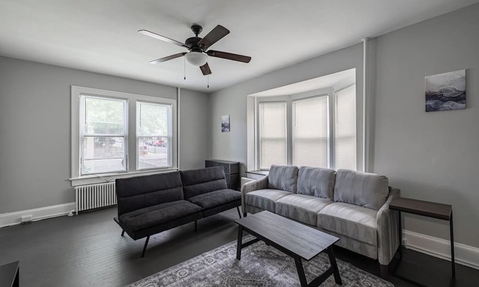 Trinidad Apartment | Central Cozy 2BR Apartment in DC with Parking