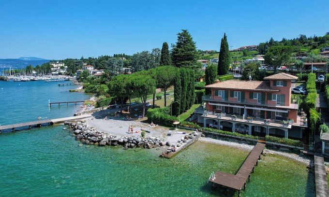 Portese Villa | Villa Giovanna with swimming pool and private jetty