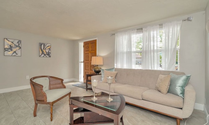Embassy Hills House | Charming 2-bedroom house with AC, WiFi in Port Richey FL Near Weeki Wachee Park