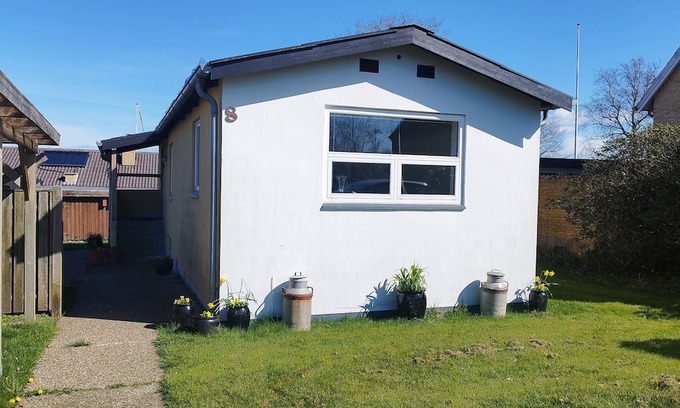 Nykobing Mors House | Charming Cottage Close to Water and Town - Perfect for Family Getaways.