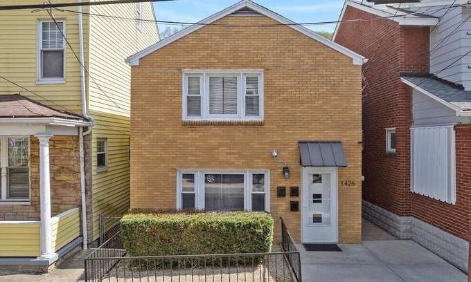 Pittsburgh Apartment | Stylish & Modern 2Bd Apt in Millvale/Lawrenceville