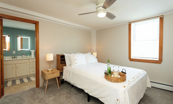 Salisbury Beach Apartment | Tranquil 2-bedroom apartment in Salisbury with AC, WiFi