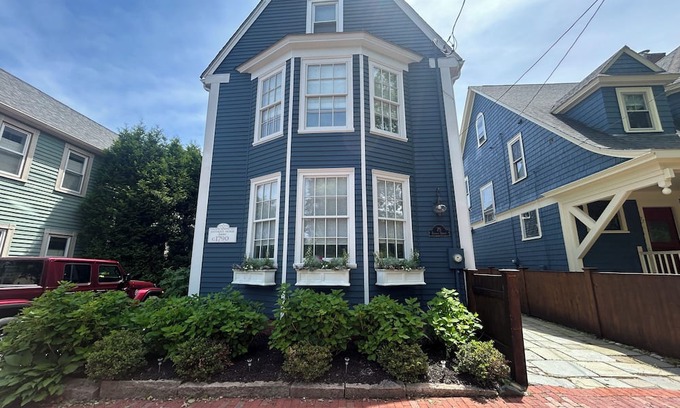 Newburyport House | Downtown Home. Walk to Waterfront, Restaurants, Shops & Train. Beaches Nearby.