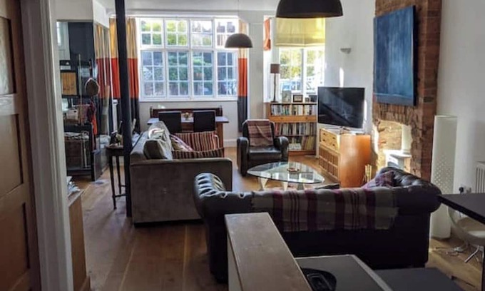 Cranbrook Apartment | Loft apartment in the heart of Cranbrook
