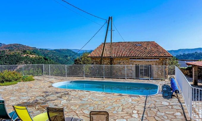 Pont-de-Labeaume House | Bastide Les Chataigners