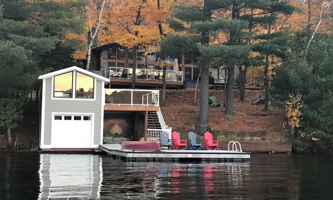 Novar Cottage | Conveniently located 4 Season Cottage with Hot Tub and amazing sunsets!