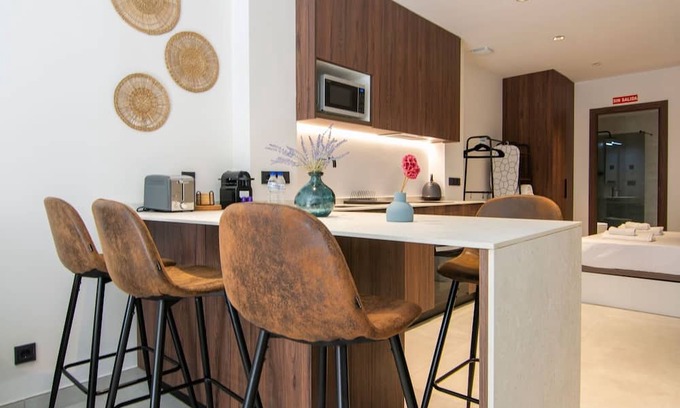 Sant Antoni Apartment | Perfect Getaway: Studio for 3 in Valencia
