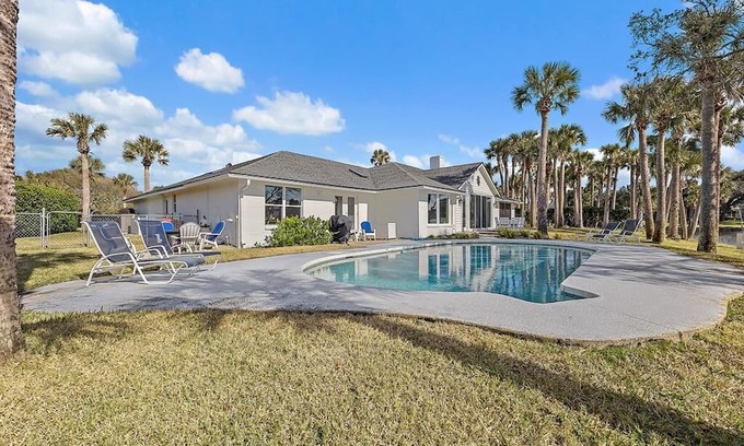 Old Ponte Vedra Beach House | VIEWS! Newly renovated single family home on cul de sac with pool close to beach access!