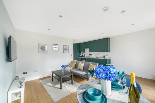 Harlesden Apartment | LiveStay - Modern Apartments on Acton Lane