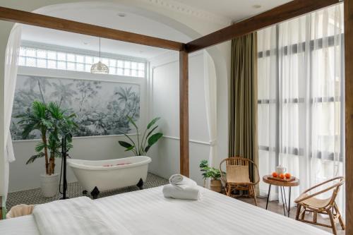 Trang Tien House | Valse Hanoi Opera Homestay 10m to HoanKiem Lake Old Quarter Ha Noi
