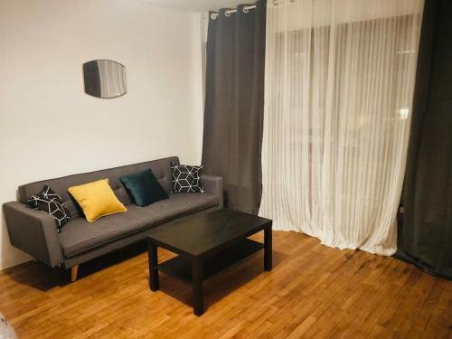 Bondy Apartment | Bel appartement à 15 minutes du centre de Paris- Carnot
