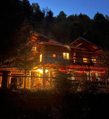 Maguri-Racatau Ski Chalet | Rustic Chalet in the mountains of Transylvania
