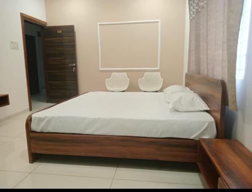 Indore House | Vaatsaly home's Rooms