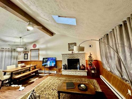 Albrightsville House | Family Mountain Retreat