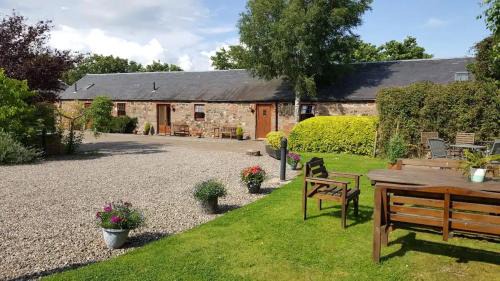 Perth House | The Courtyard